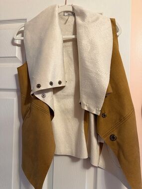 Miilla Clothing Camel and Cream Draped Open-Front Vest
